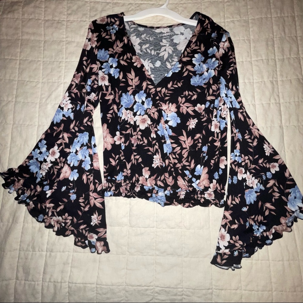 MOVING SALE! American Eagle Bell Sleeve Floral Top